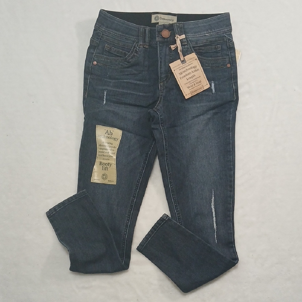 Democracy Skinny Distressed  Blue Jeans Size 2 NEW
